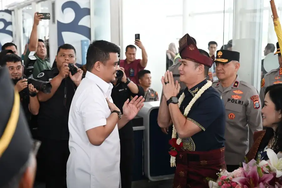 Bobby Nasution Sambut Kapolda Sumut Sonny Irawan di Kualanamu
