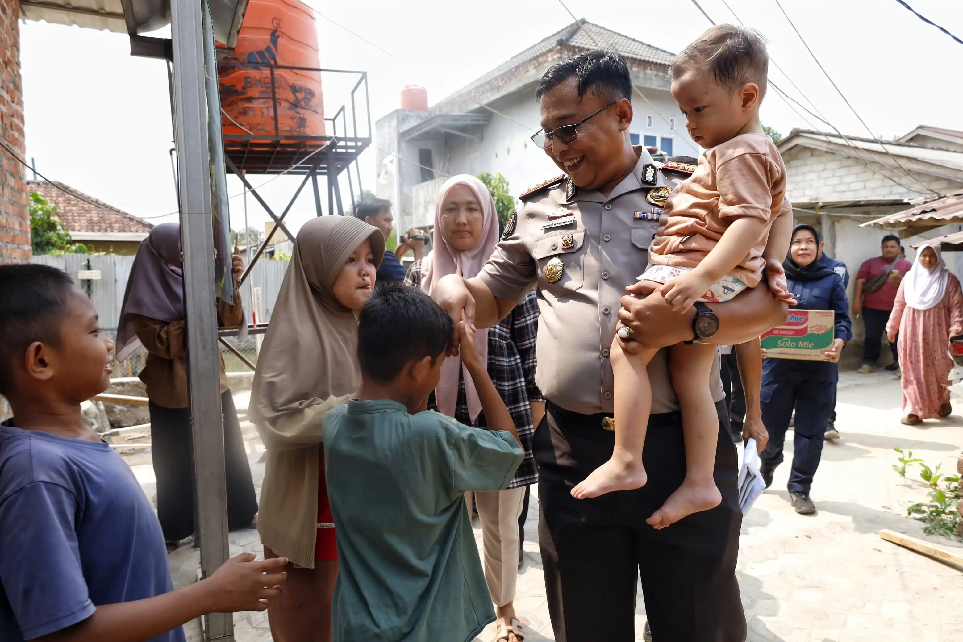 Humas Polda Babel Salurkan Sembako untuk 45 Anak Panti