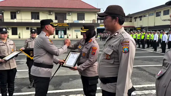 15 Personel Diganjar Penghargaan, Kapolrestabes Medan Tekankan Pencegahan